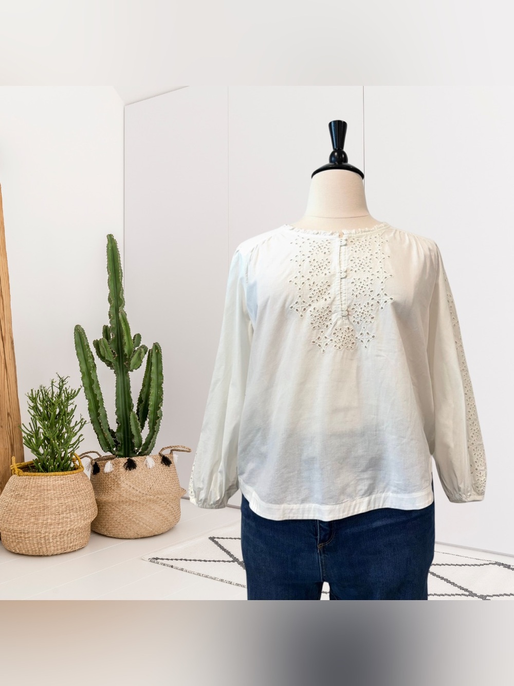 Lucky Brand Eyelet Henley 3/4 Sleeve Peasant Top